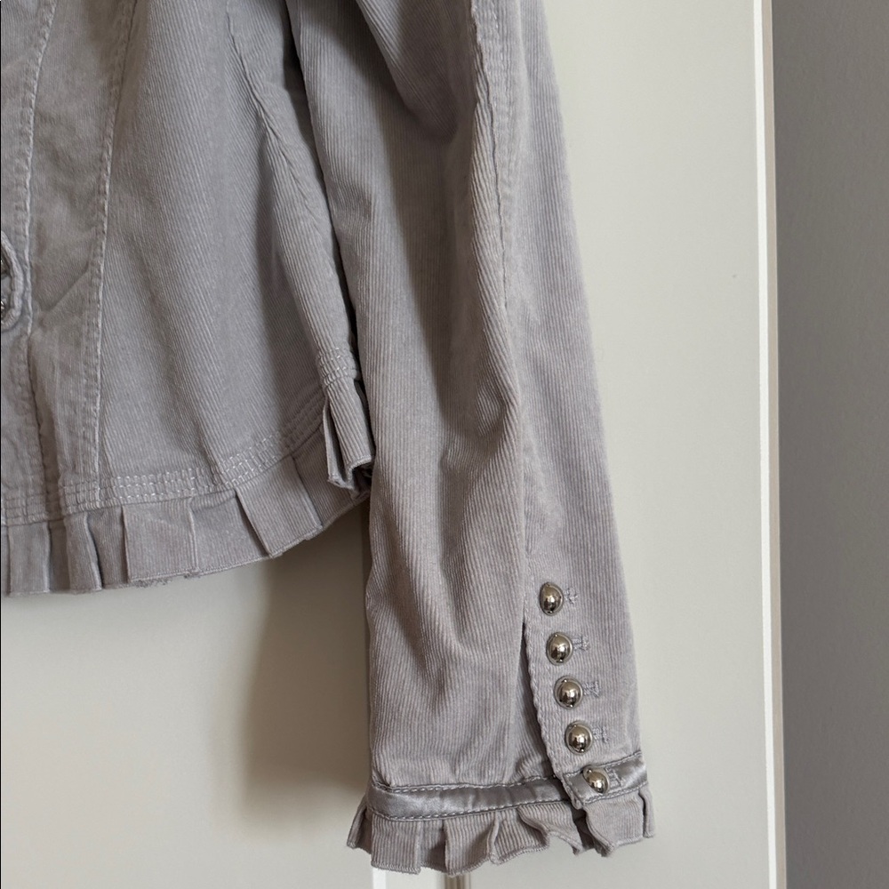 Chic Ruffled Gray Blazer - Picture 9 of 12